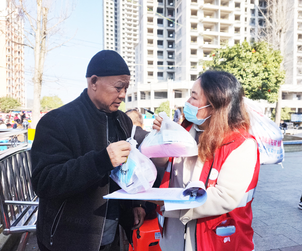 福泉市龙昌镇：紧“药”关头有党员，服务群众见实效