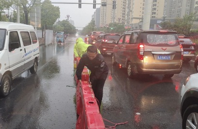 贵州惠水交警圆满完成“五一”假期道路交通安保工作