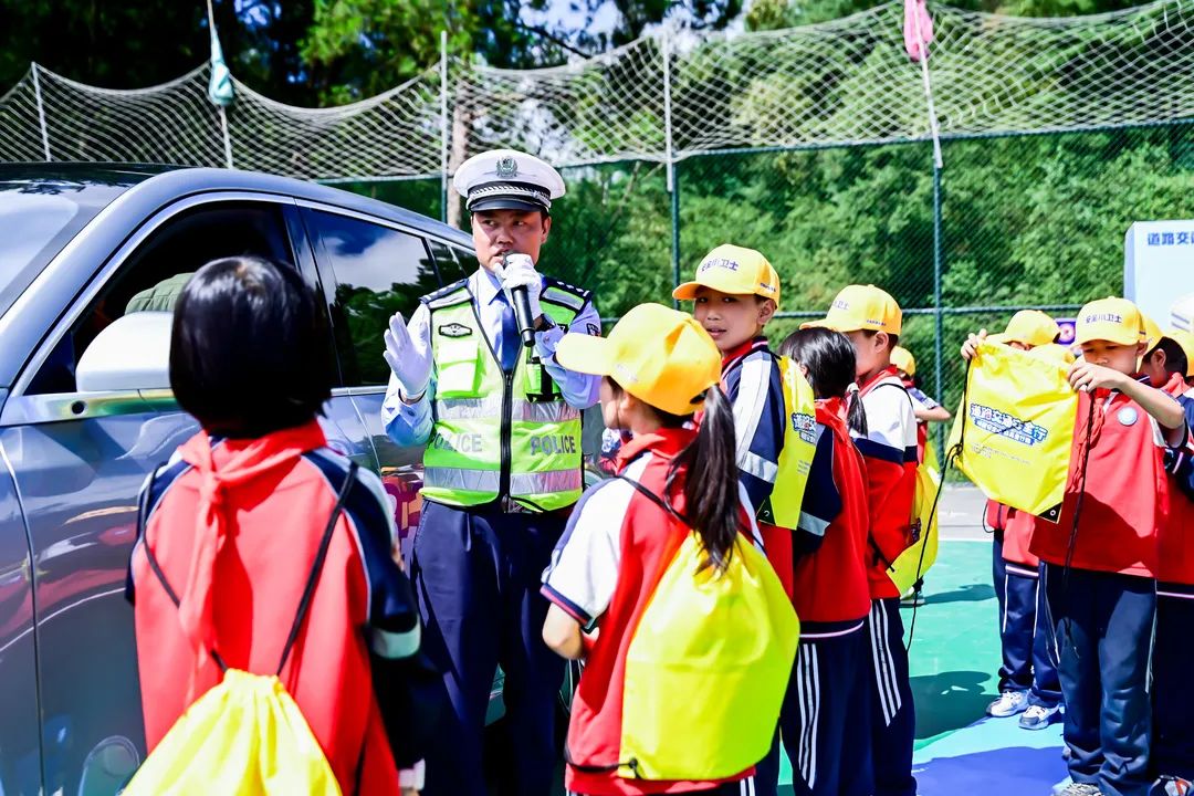 “唤醒安全心、点亮童行路” 九月开学季《道路交通安全校园行》公益宣传活动走进黔西南州普安