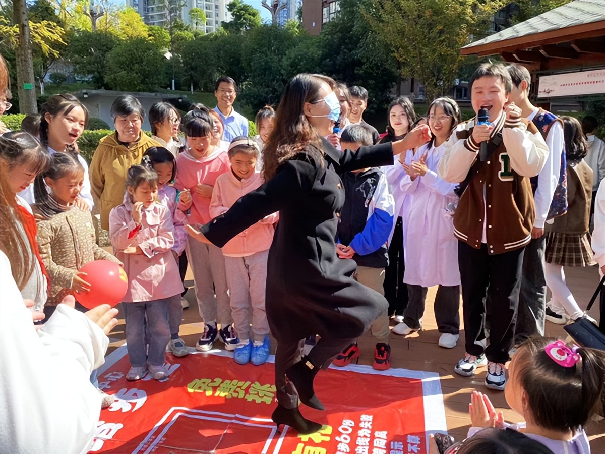 “观”小区市集 “念”人间烟火