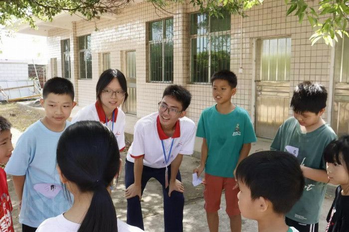 广东财经学子三下乡：炽热青春逐光行，新龙支教启新程