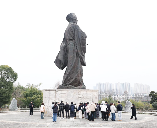 清华大学与贵州民族大学大数据·文旅融合·生态科普联合调研团在贵阳市修文县展开联合调研